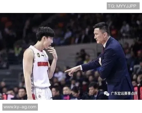 肯尼直言詹东里三人同场难以发挥一个球难以满足他们的需求 肯尼直言詹东里三人同场难以发挥一个球难以满足他们的需求